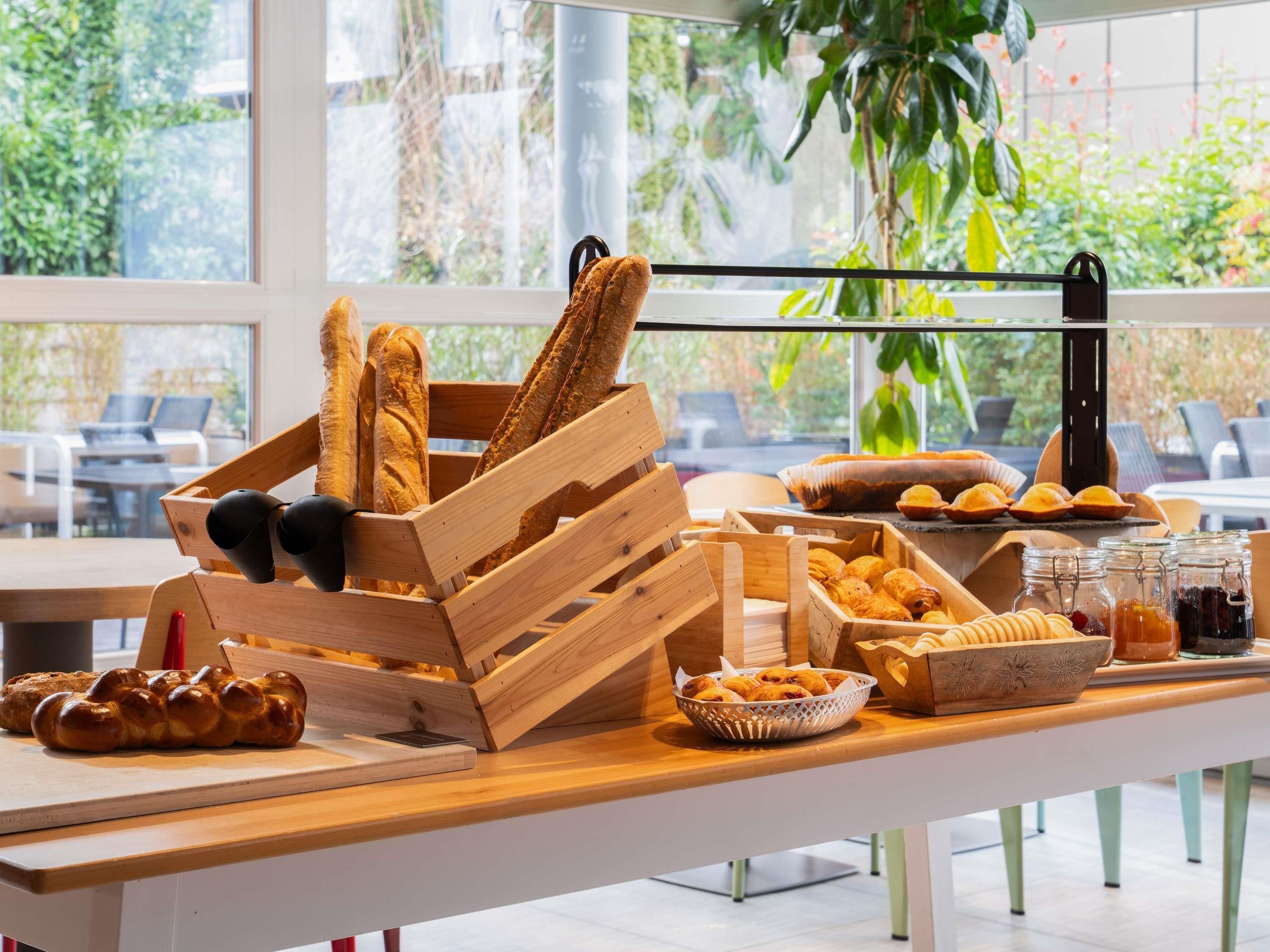 Buffet Photo