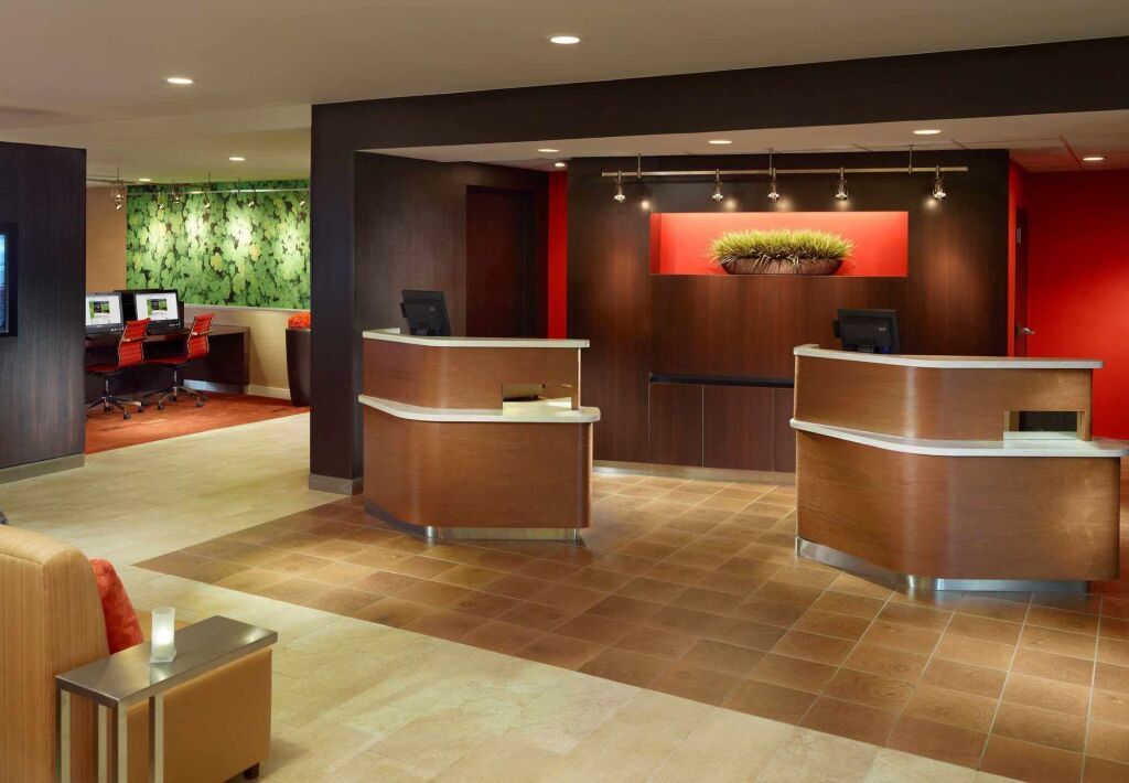Front desk Photo
