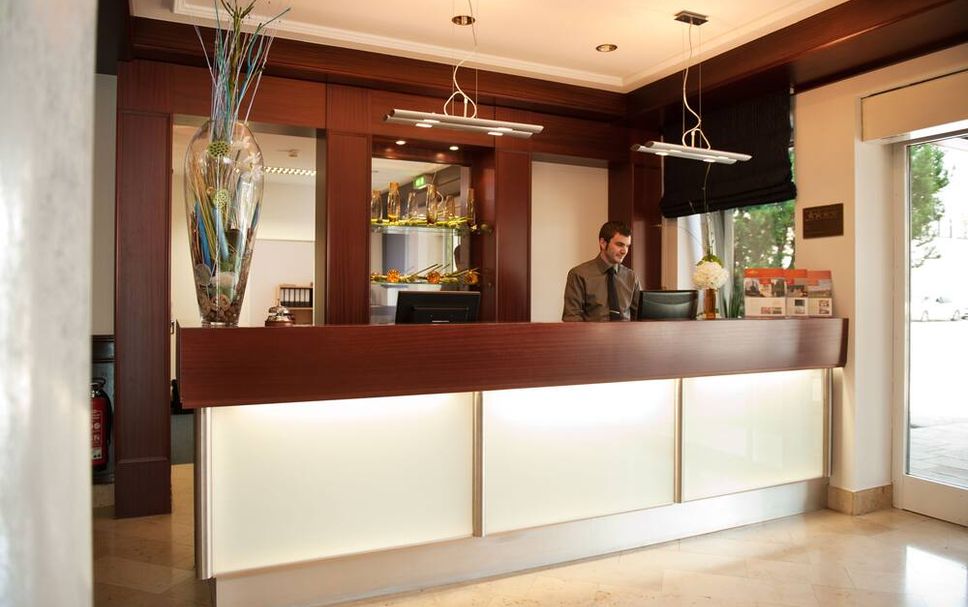 Front desk Photo