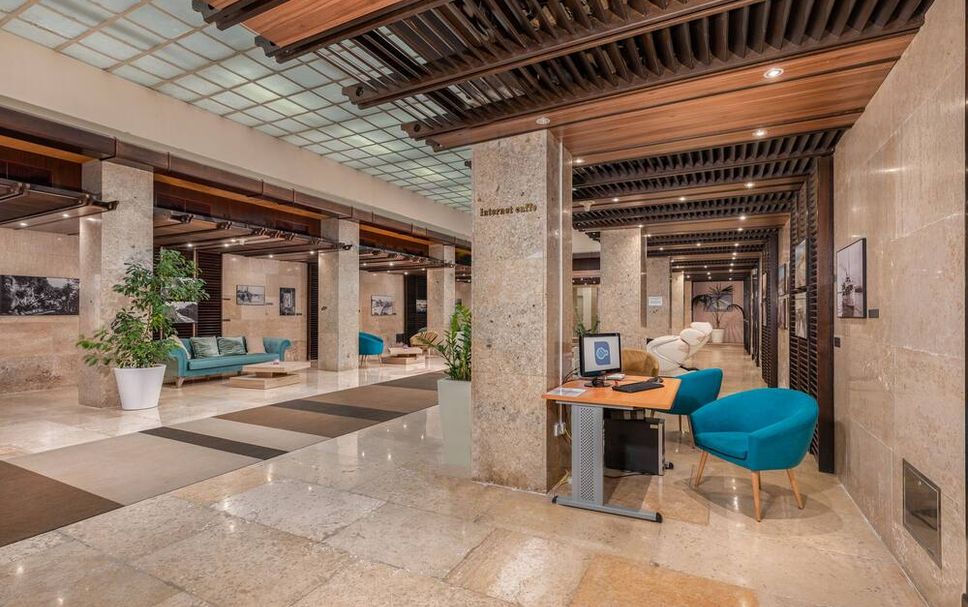 Lobby Photo
