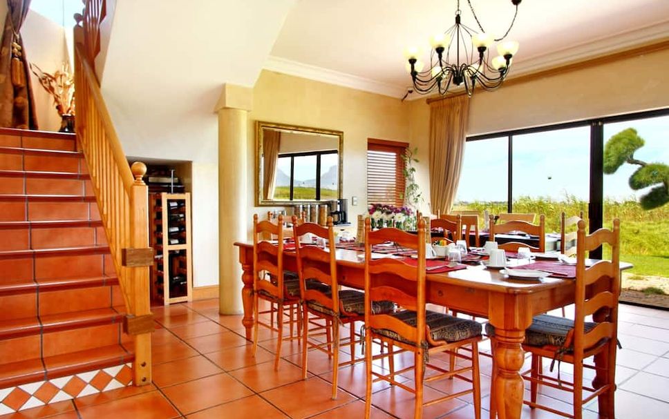 Dining room Photo