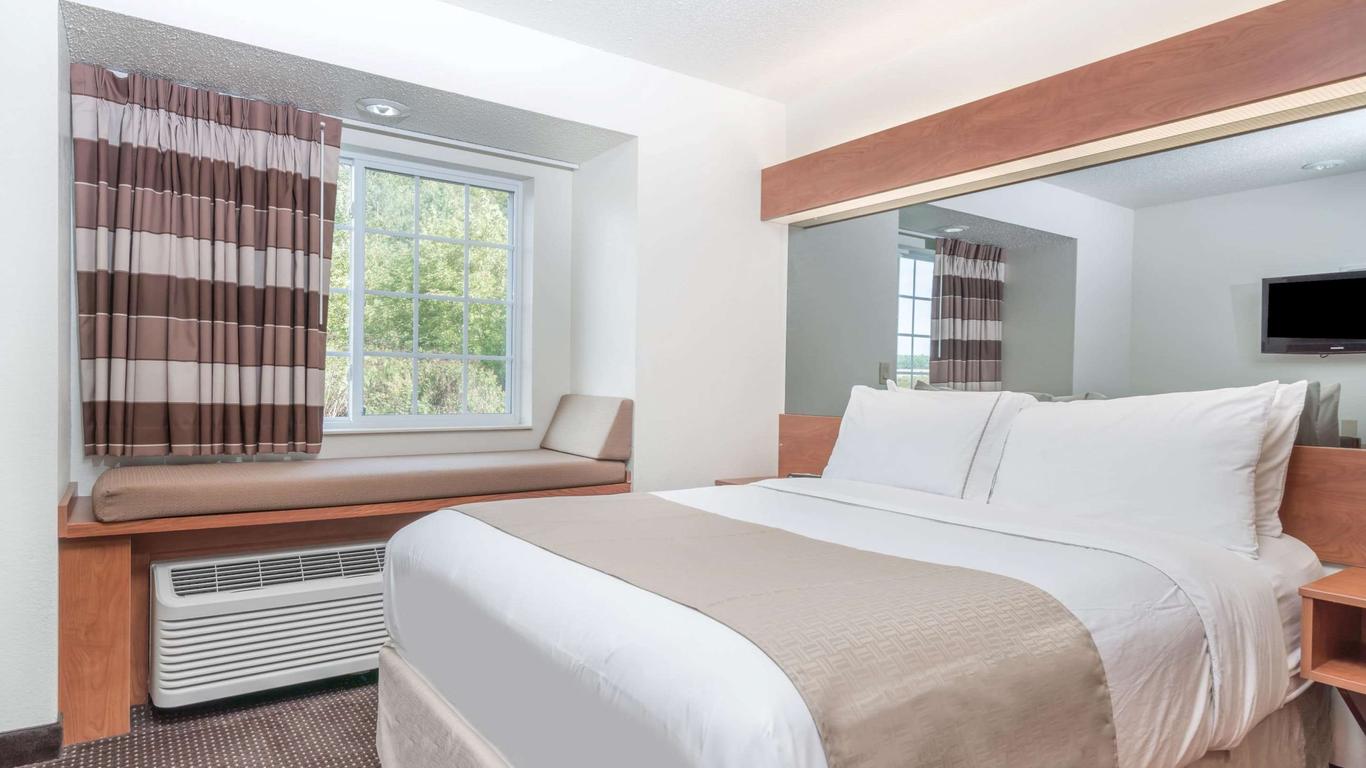 Microtel Inn & Suites by Wyndham Rice Lake