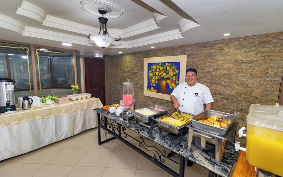 Buffet Photo