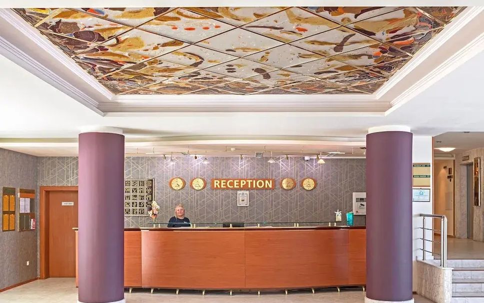 Front desk Photo