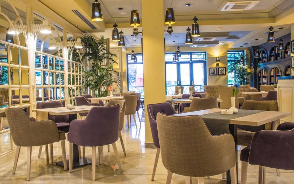 Restaurant Photo