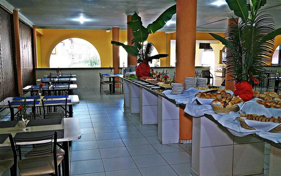 Buffet Photo