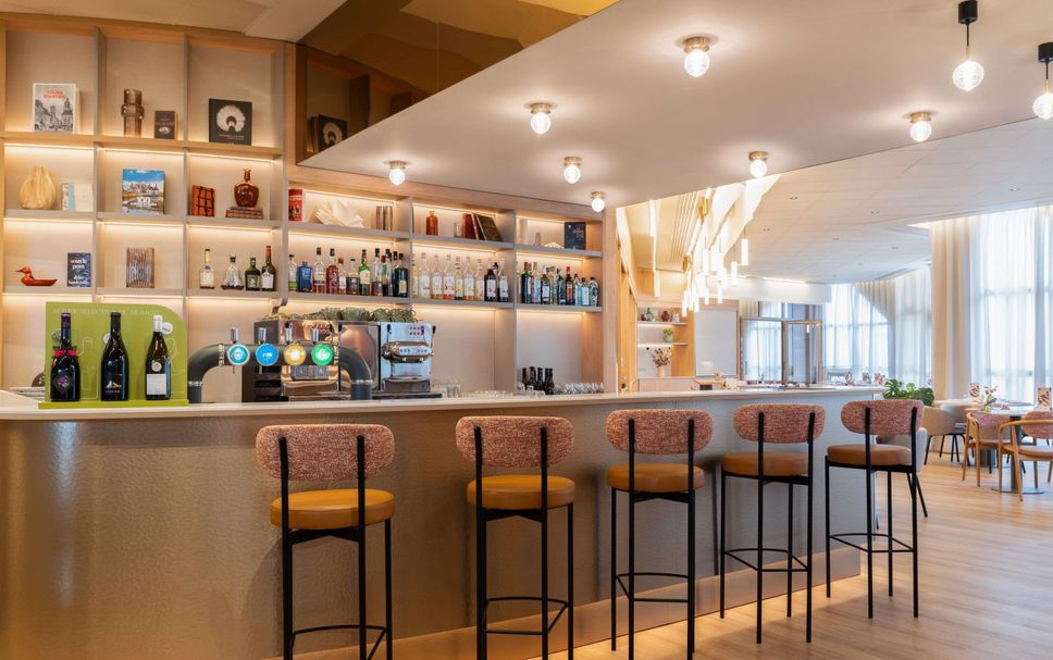 Bar Photo