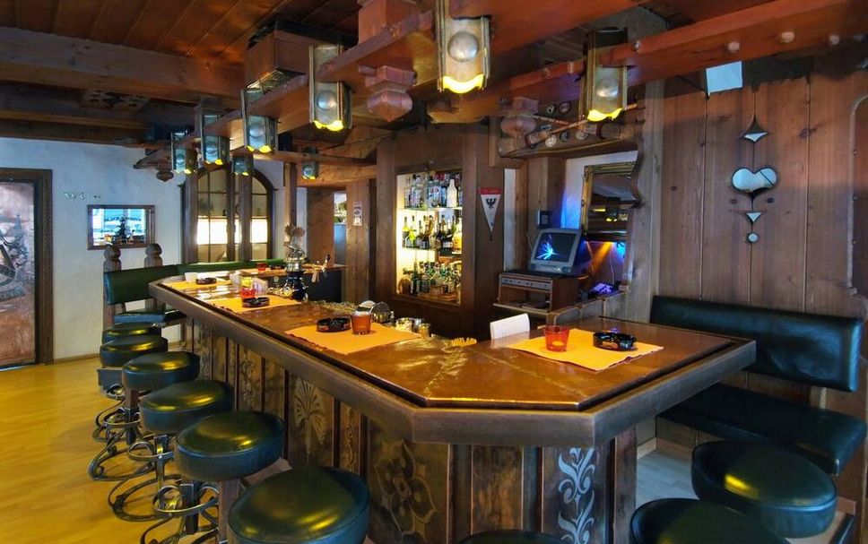 Bar Photo