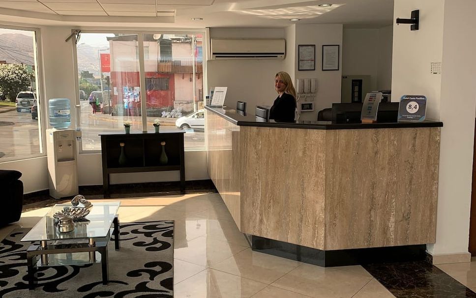 Front desk Photo