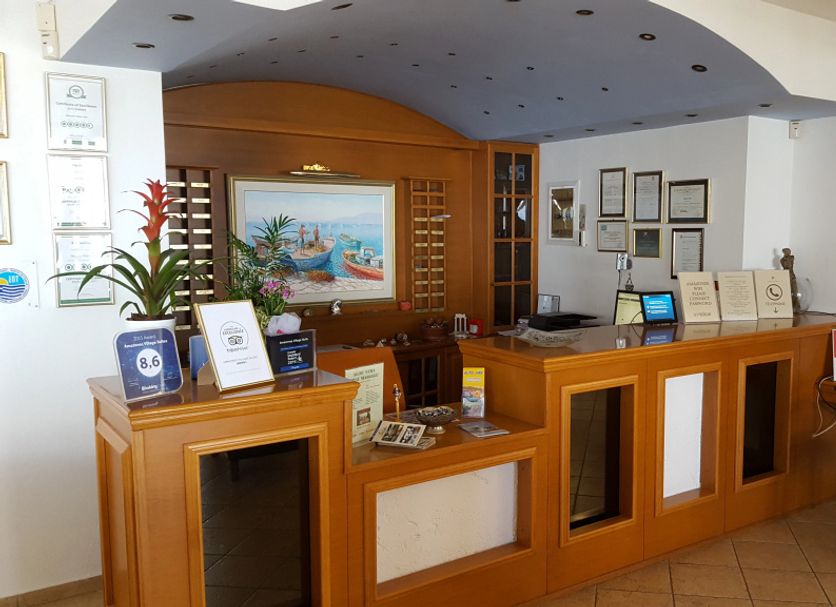 Front desk Photo