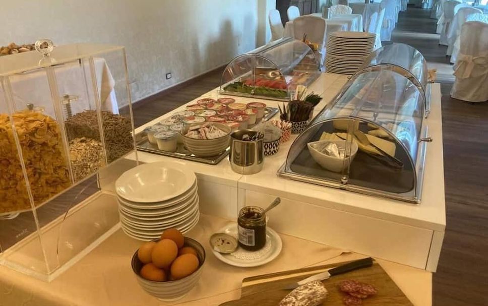Buffet Photo