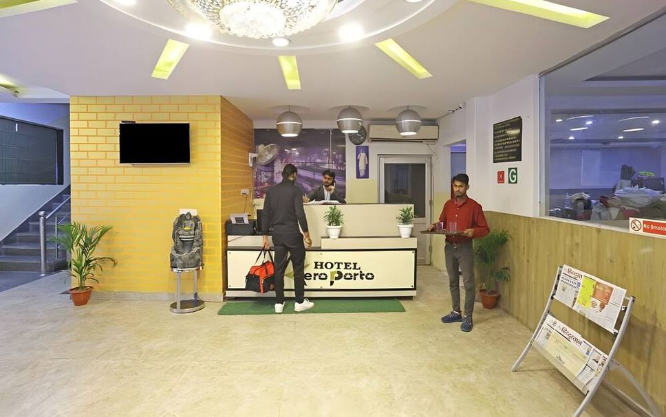 Front desk Photo