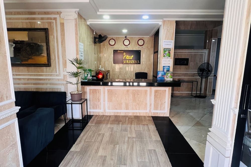 Front desk Photo