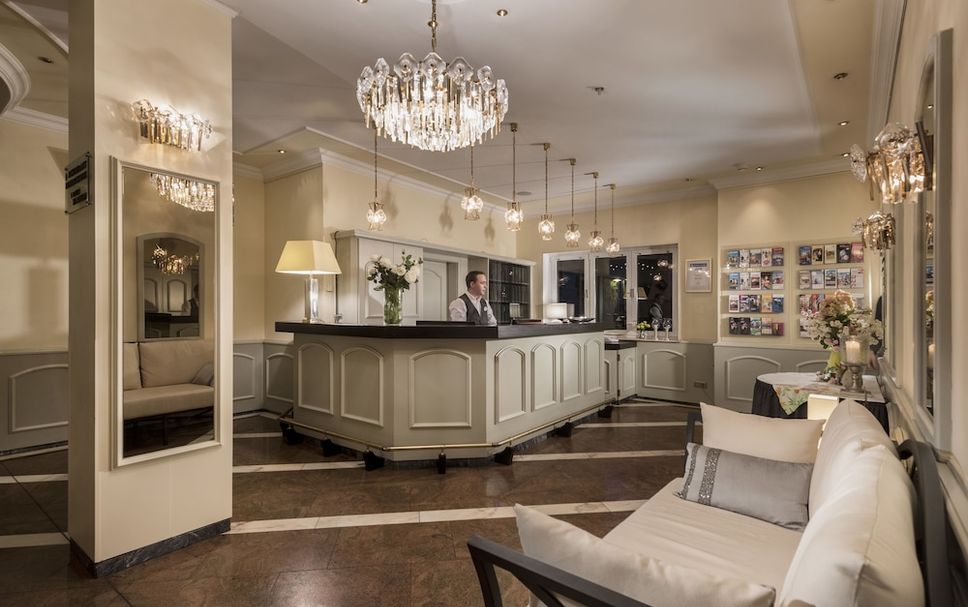 Front desk Photo