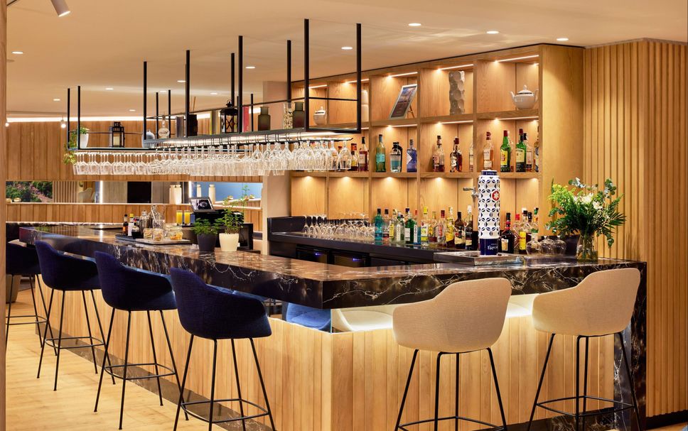 Bar Photo