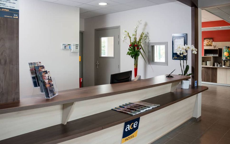 Front desk Photo