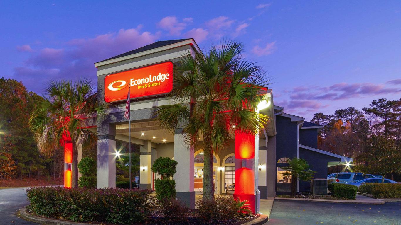 Econo Lodge Inn & Suites