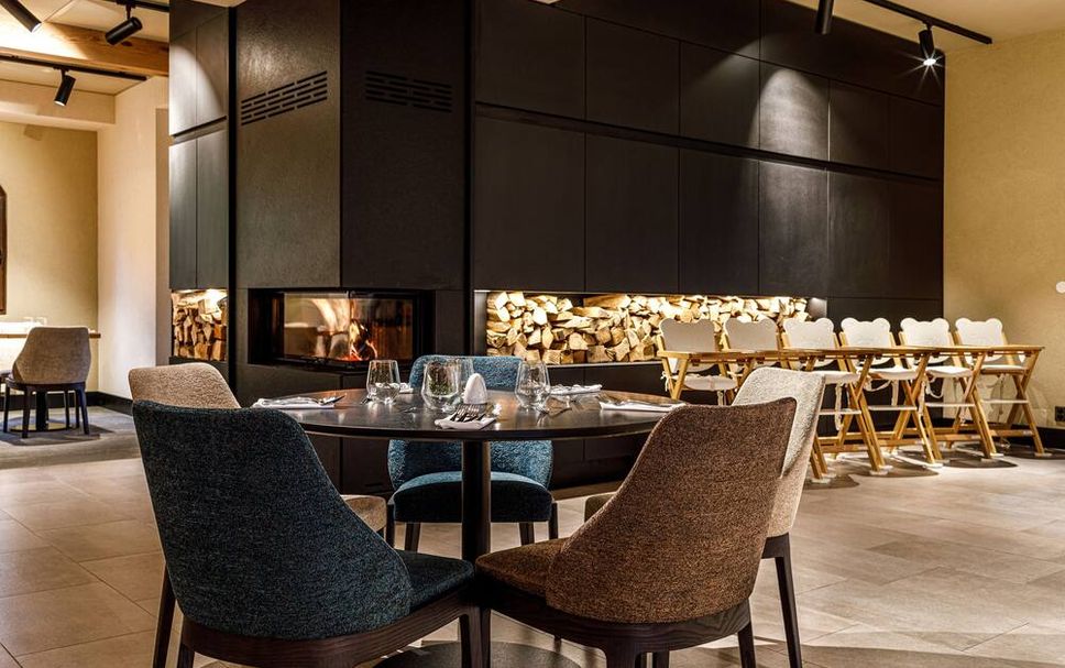 Restaurant Photo