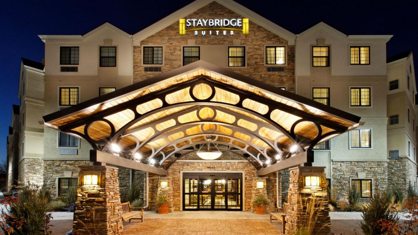 Staybridge Suites Rochester - Commerce Dr Nw, An IHG Hotel