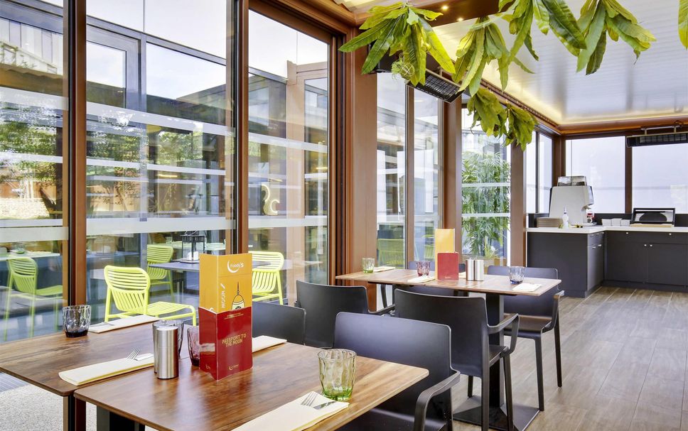 Restaurant Photo