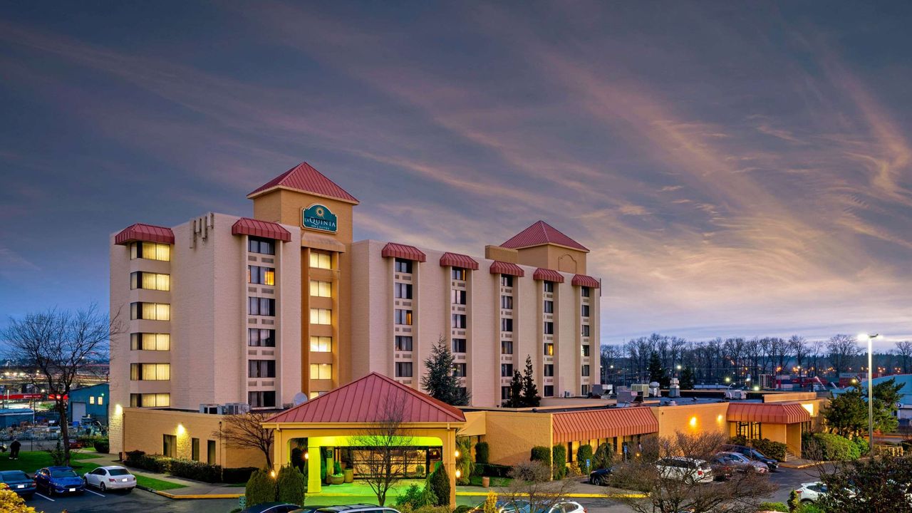 La Quinta Inn & Suites by Wyndham Seattle,