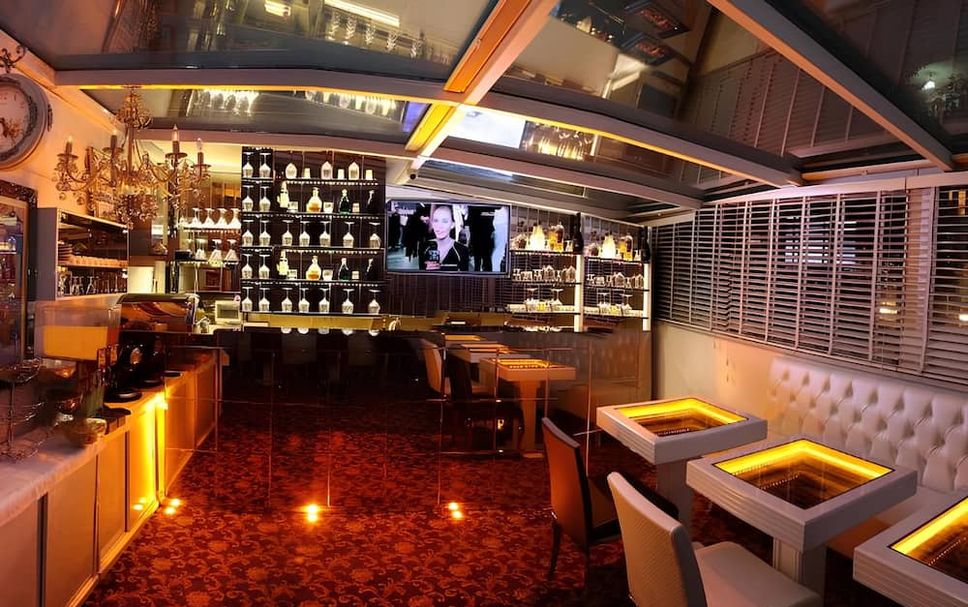 Bar Photo