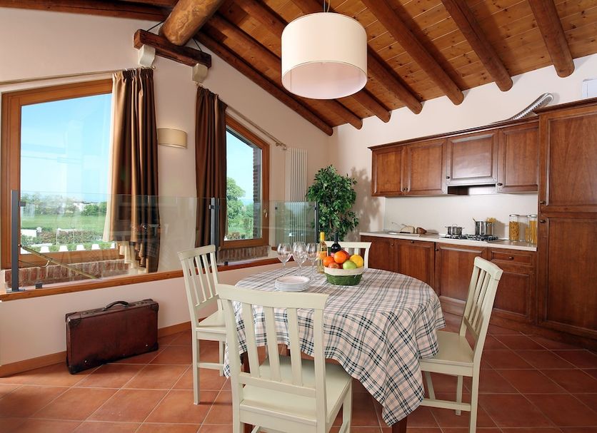 Dining room Photo