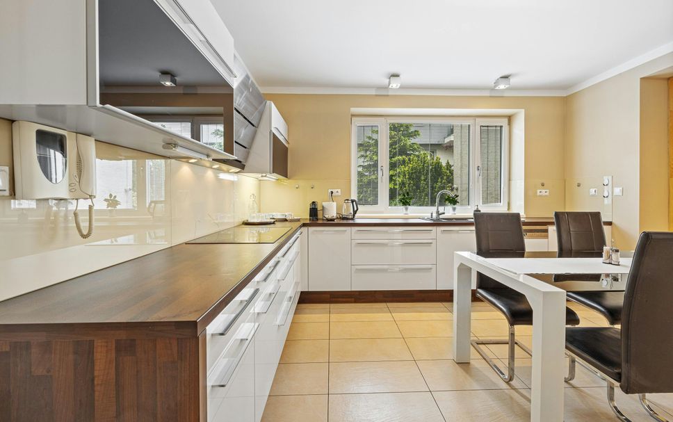Kitchen Photo