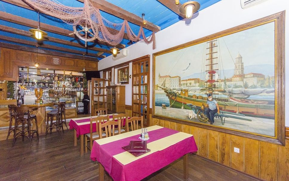 Restaurant Photo