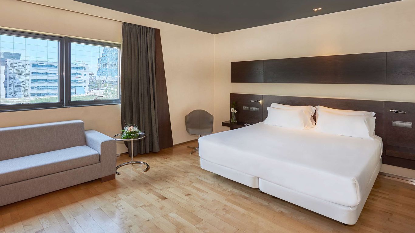 hotel nh madrid las tablas