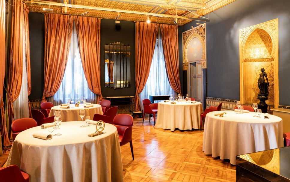 Restaurant Photo