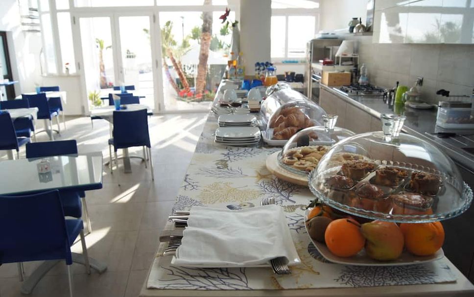 Buffet Photo