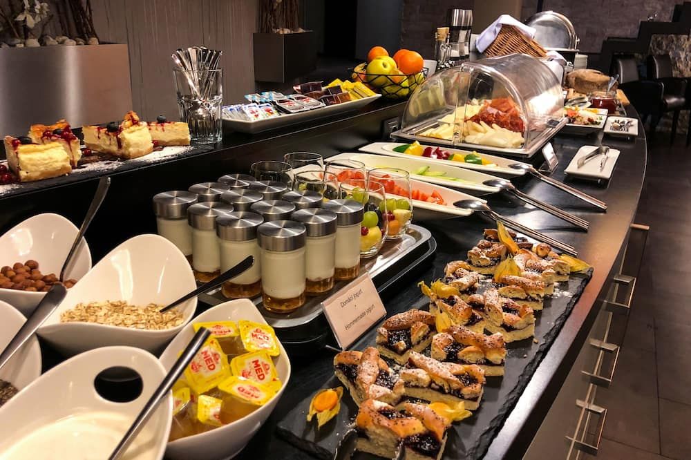 Buffet Photo