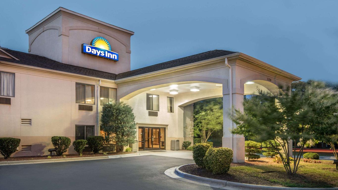 Days Inn by Wyndham Burlington East