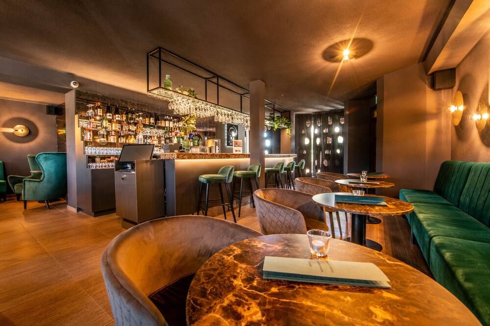 Bar Photo