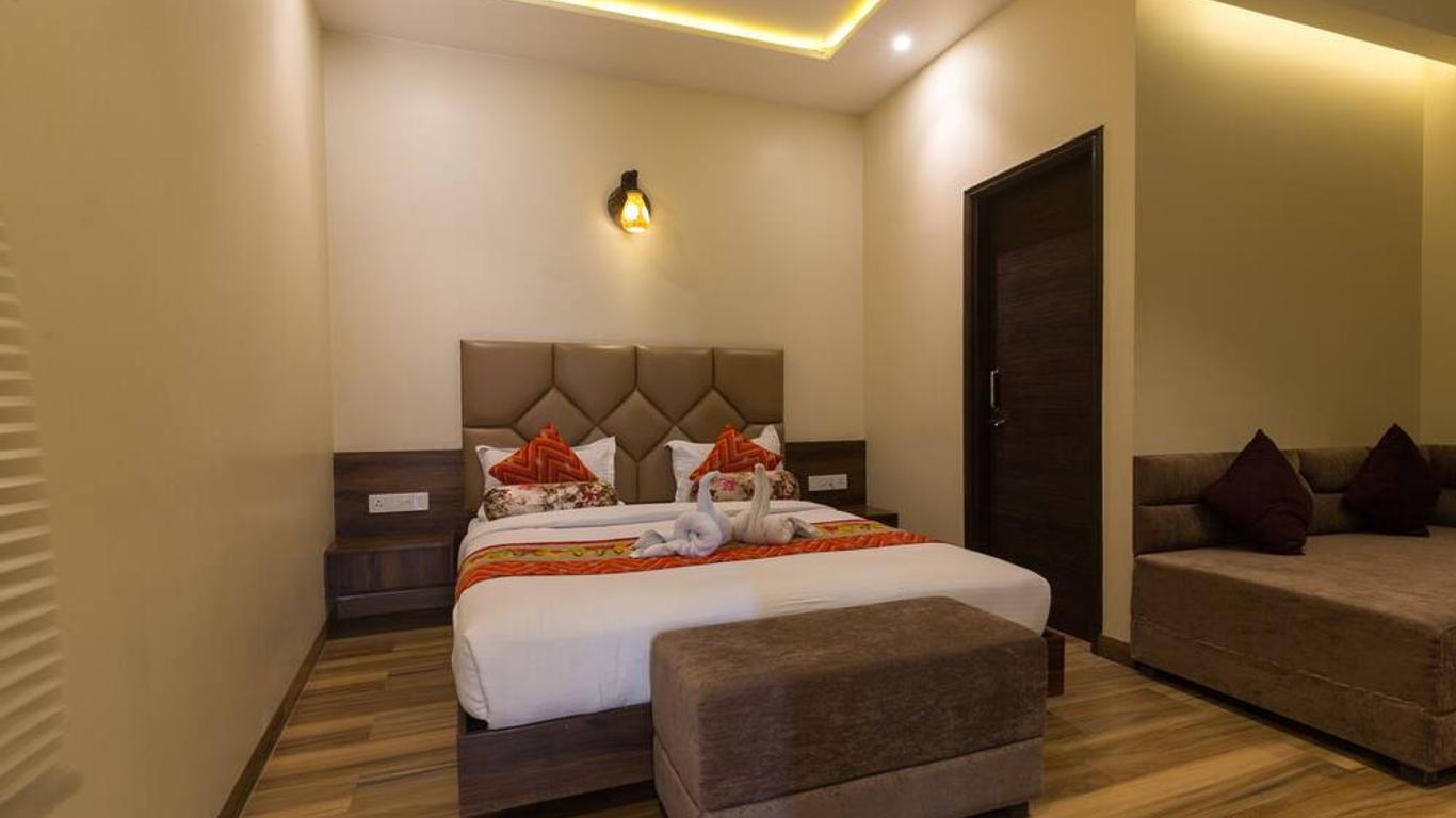 Hotel Urban Galaxy near Golden Temple