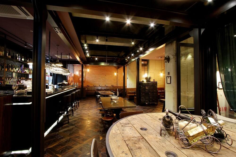 Bar