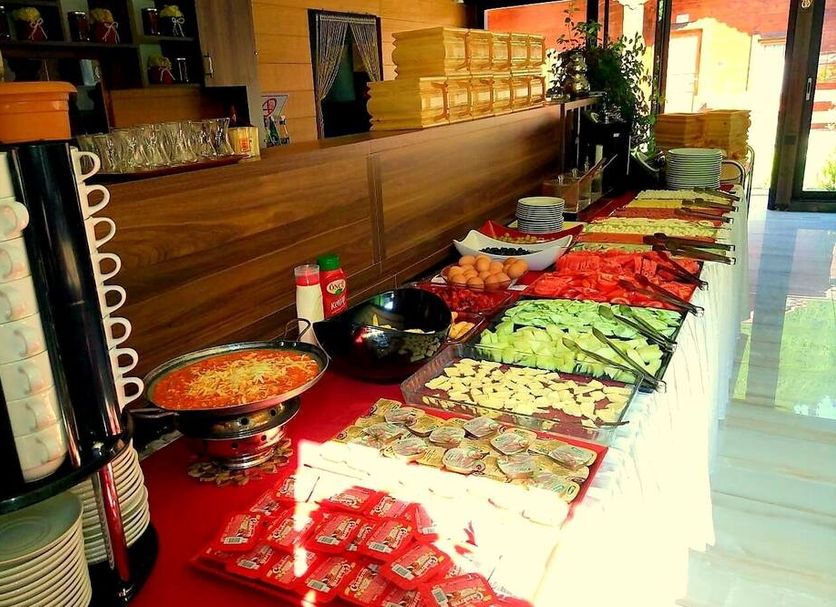 Buffet Photo