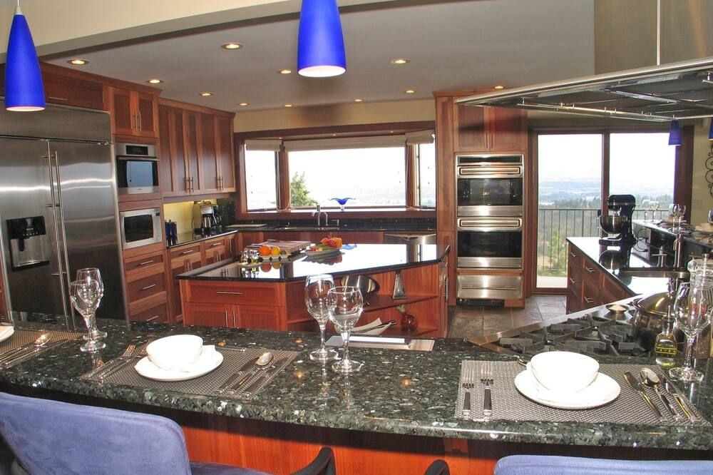 Kitchen Photo