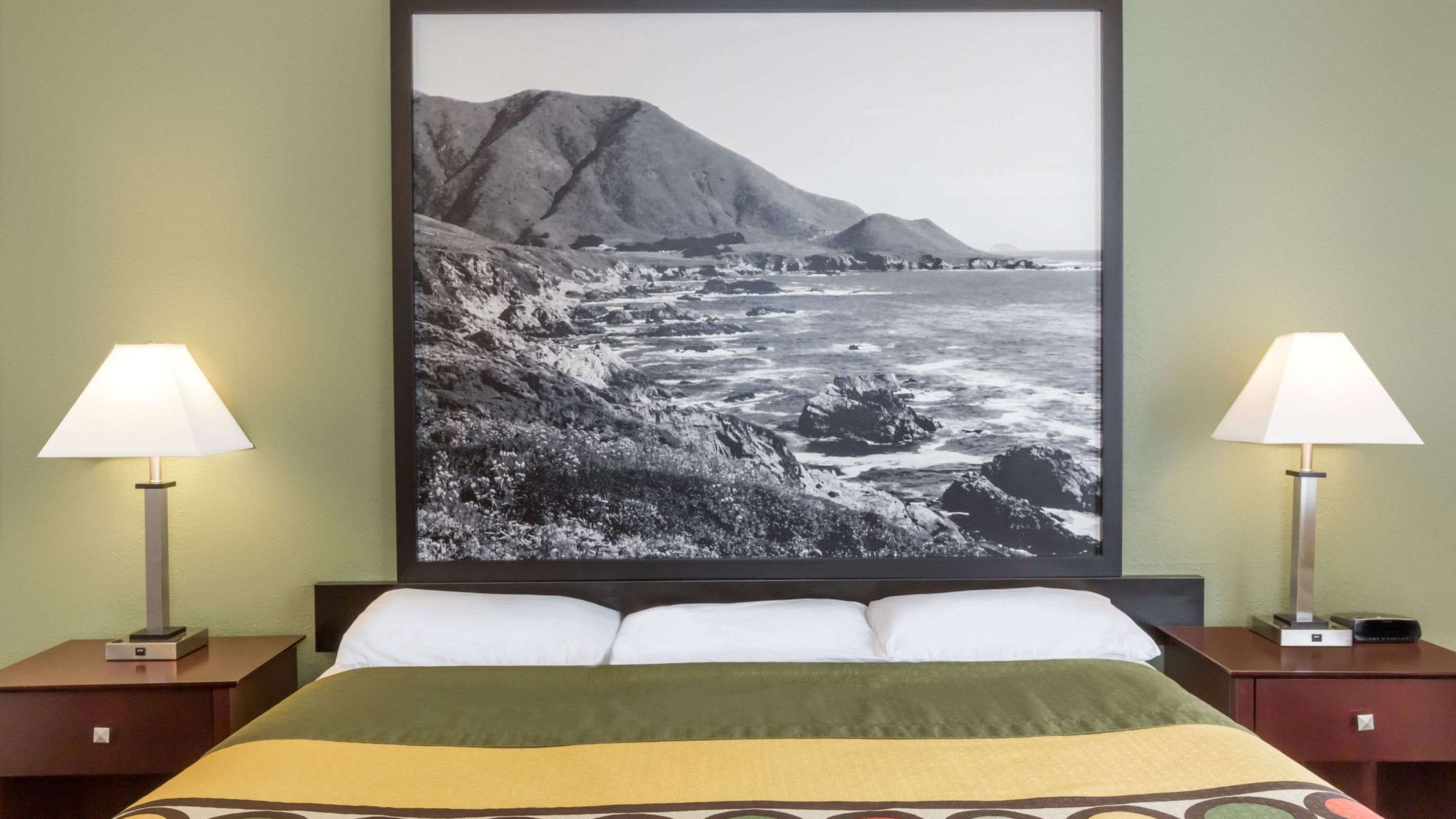 Super Wyndham Monterey  Monterey  CA  United States Compare Deals