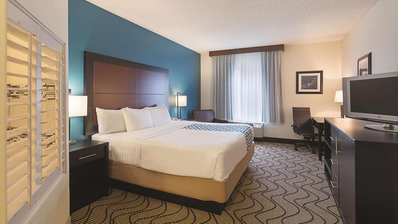 La Quinta Inn & Suites by Wyndham Central Point - Medford