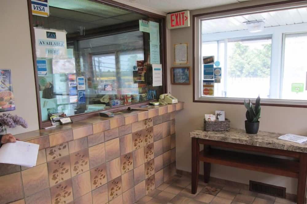 Front desk Photo