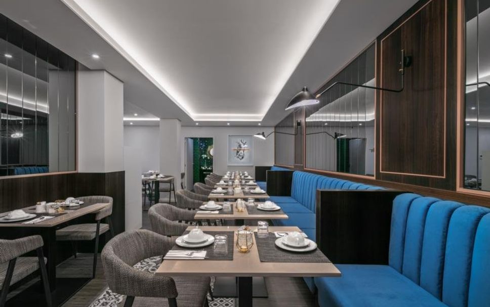 Restaurant Photo