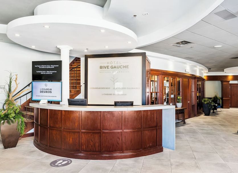 Front desk Photo