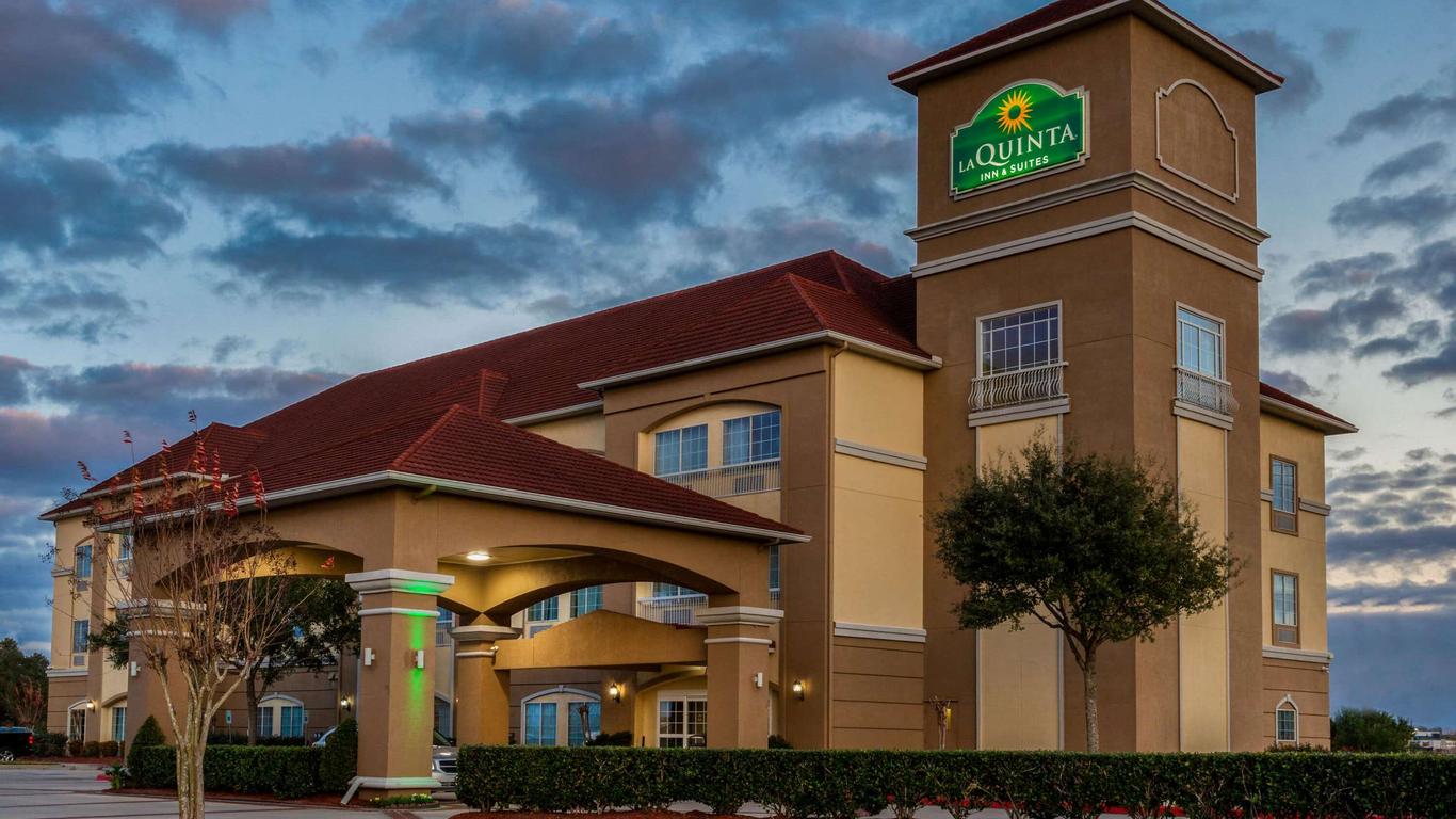 La Quinta Inn & Suites by Wyndham Angleton