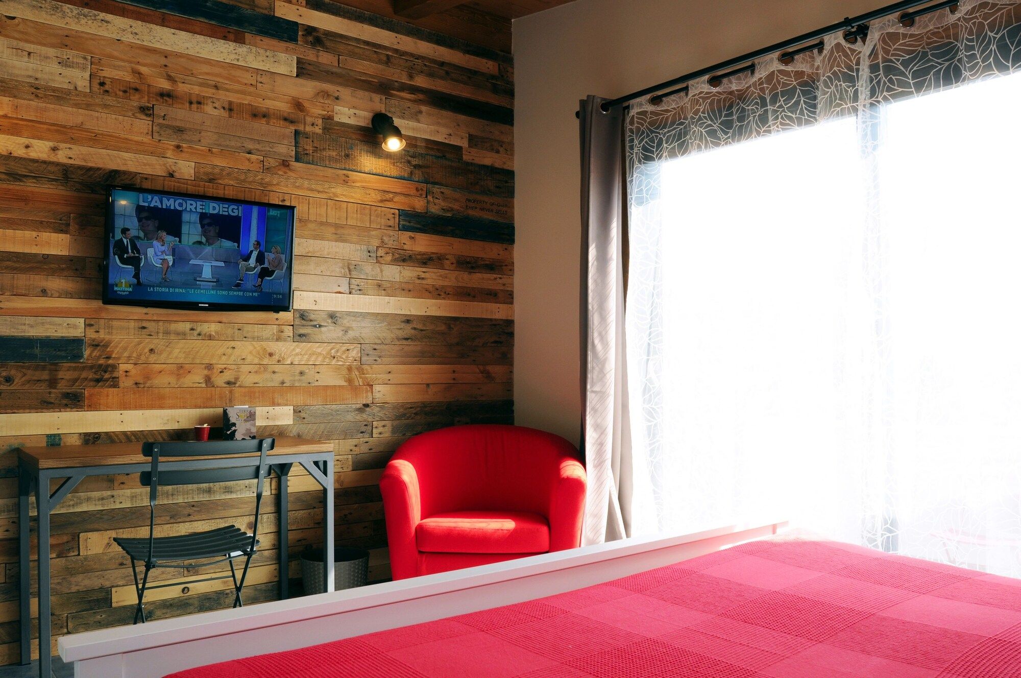 Room amenity