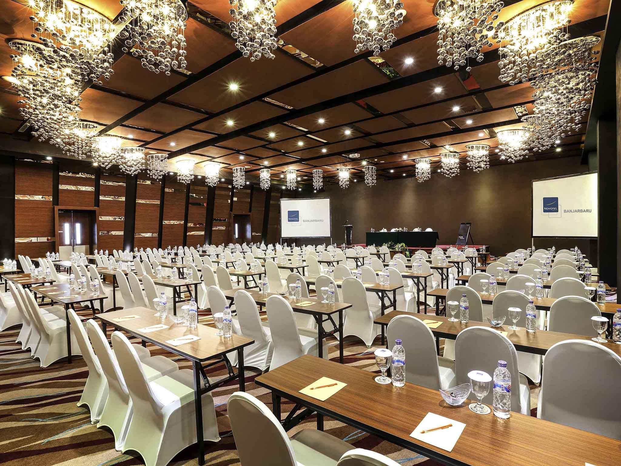 Banquet hall