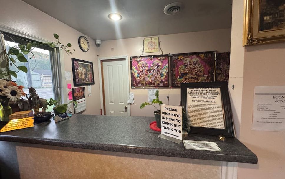 Front desk Photo