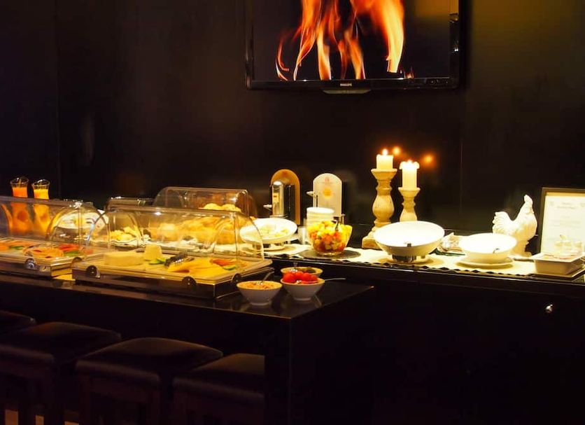 Buffet Photo