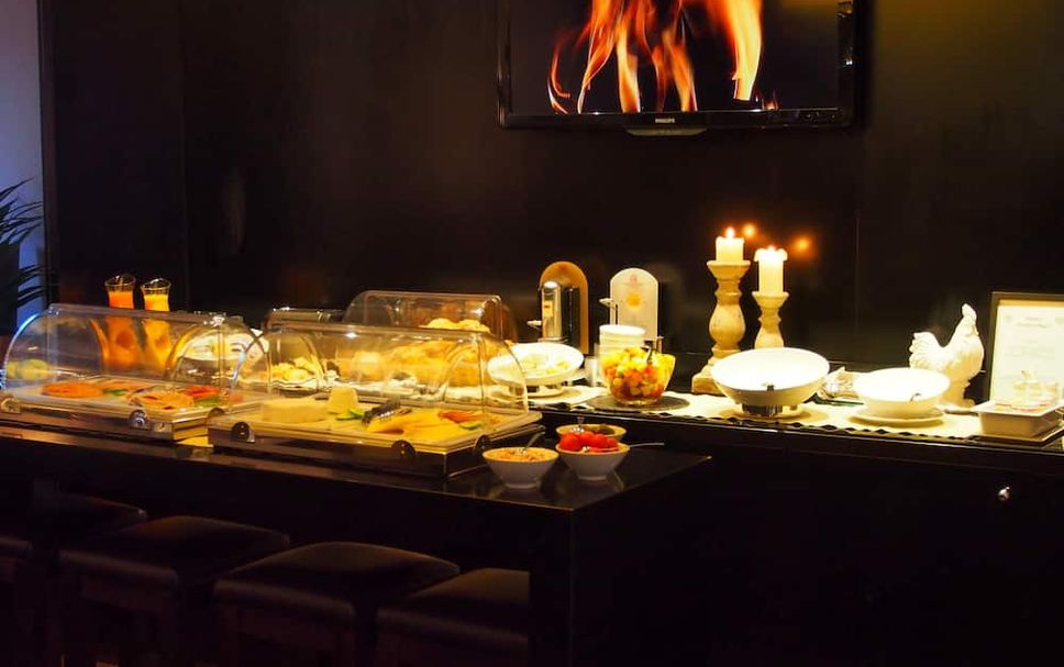 Buffet Photo